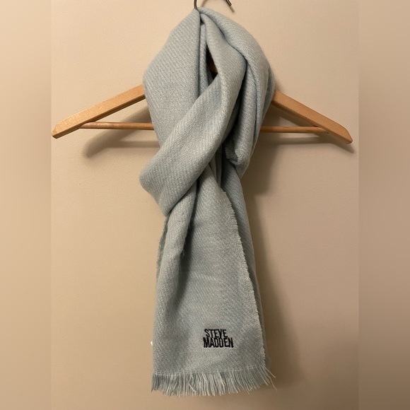 🆕Steven Madden Scarf - Baby blue - NWOT - Picture 1 of 5